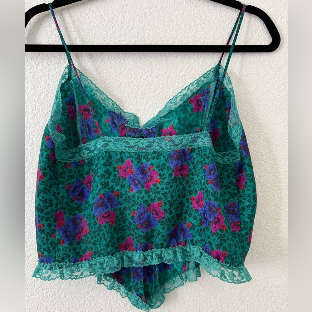 Gold label Vintage Victoria’s Secret Floral Lace Trim Camisole Top - Picture 2 of 4